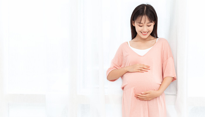 怀孕的人梦见自己见红(怀孕的人梦见自己见红了是什么意思)