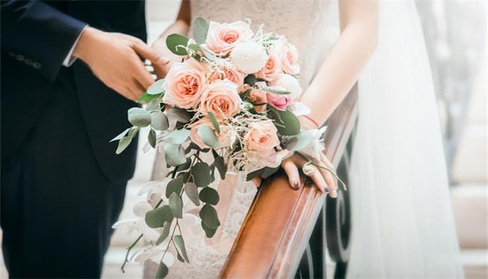 梦见前女友结婚(梦见前女友结婚跟别人结婚)