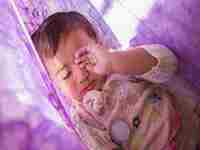 梦见抱小孩睡觉什么意思(梦见抱小孩睡觉什么意思呀)