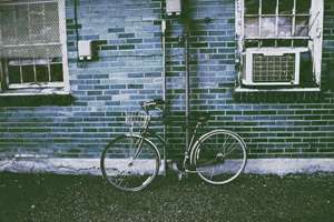 梦见摸女人手(梦见摸女孩的手有什么预兆)