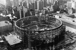 女人梦见铁锹(女人梦见拿铁锹铲雪有什么预兆)