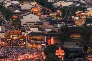 梦见急着上厕所(梦见急得要上厕所代表什么)