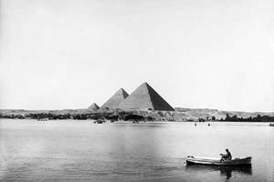 梦见自己吃甜食(梦见自己吃甜食是什么意思)