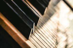 女孩用哪个yu字寓意好(前程似锦一帆风顺女孩名字)