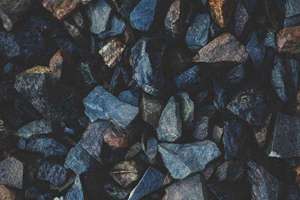 女人梦到收拾东西准备搬家(女梦见搬家是什么兆头)