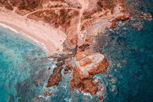 梦见穿羽绒服(梦见穿羽绒服有什么预兆)