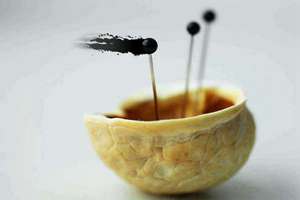 梦见玩龙灯(梦见自己在玩龙灯有什么预兆)