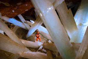 梦见别人举行婚礼(梦见别人举办婚礼有什么预兆)