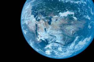 梦见自己脸上长痘痘(梦见自己脸上长痘痘是什么意思预兆)