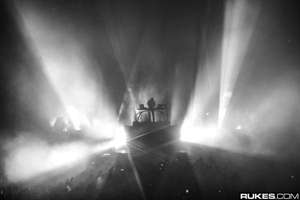 梦见母亲溺水身亡(梦见妈妈溺水而亡有什么预兆)