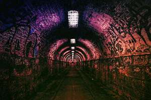 折纸玫瑰花简单又漂亮(如何用纸折玫瑰花简单又漂亮)